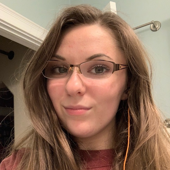 Meet your Posher, Annika - Picture 2 of 2